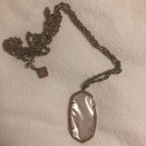 KENDRA SCOTT  | Ivory Pearl Necklace